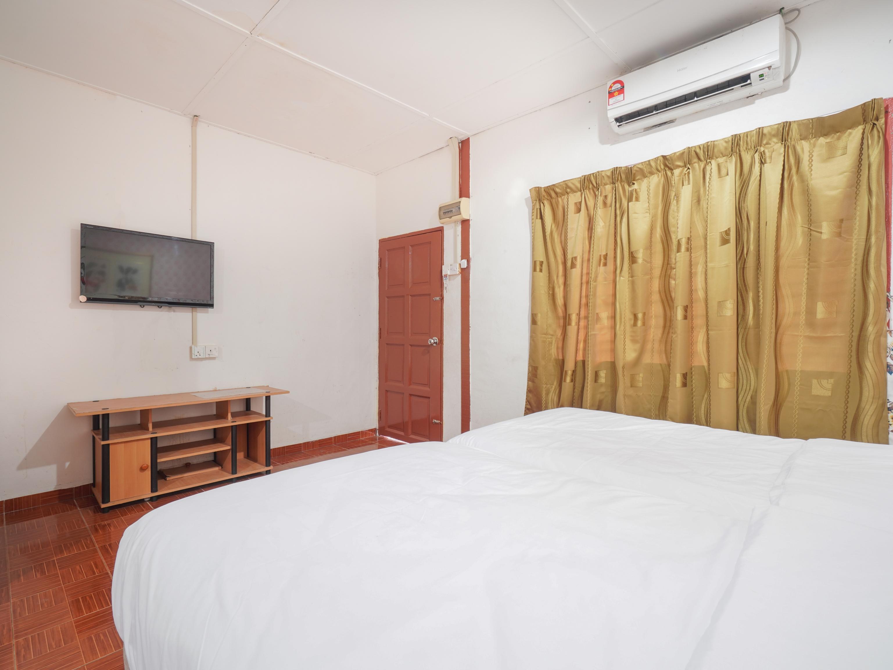 Oyo 89646 Panvill Resort Кампунг-Телук-Нипах Экстерьер фото